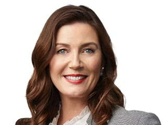 Hon Jo Luxton