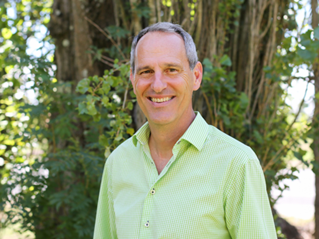 Dr Tom Richardson